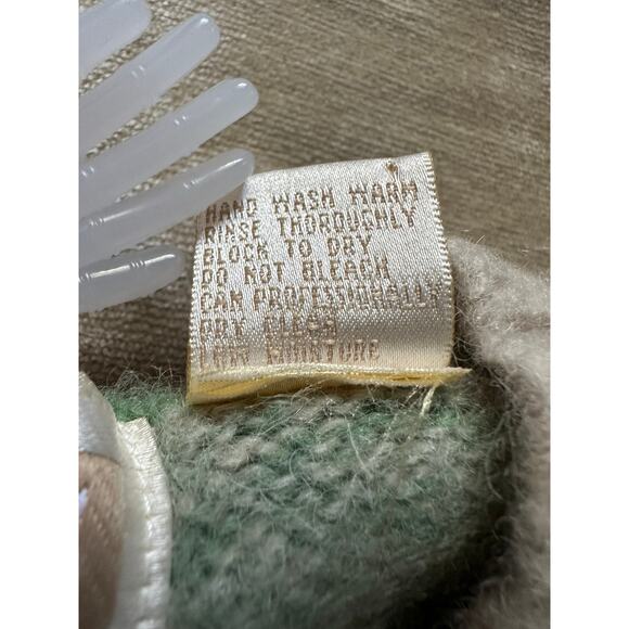 Vintage woman wool vest sage green cream sweater sleeveless v neck Maurices sz s - Picture 11 of 13